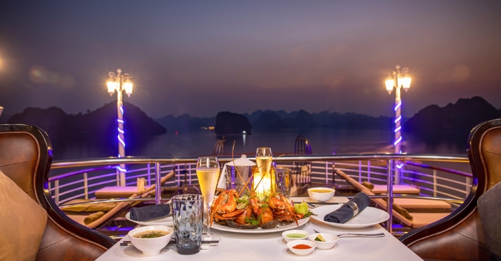 Dining on a Halong Bay cruise: A culinary journey amidst wonder