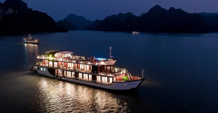 Diverse cruise options for an unforgettable dinner in Halong Bay