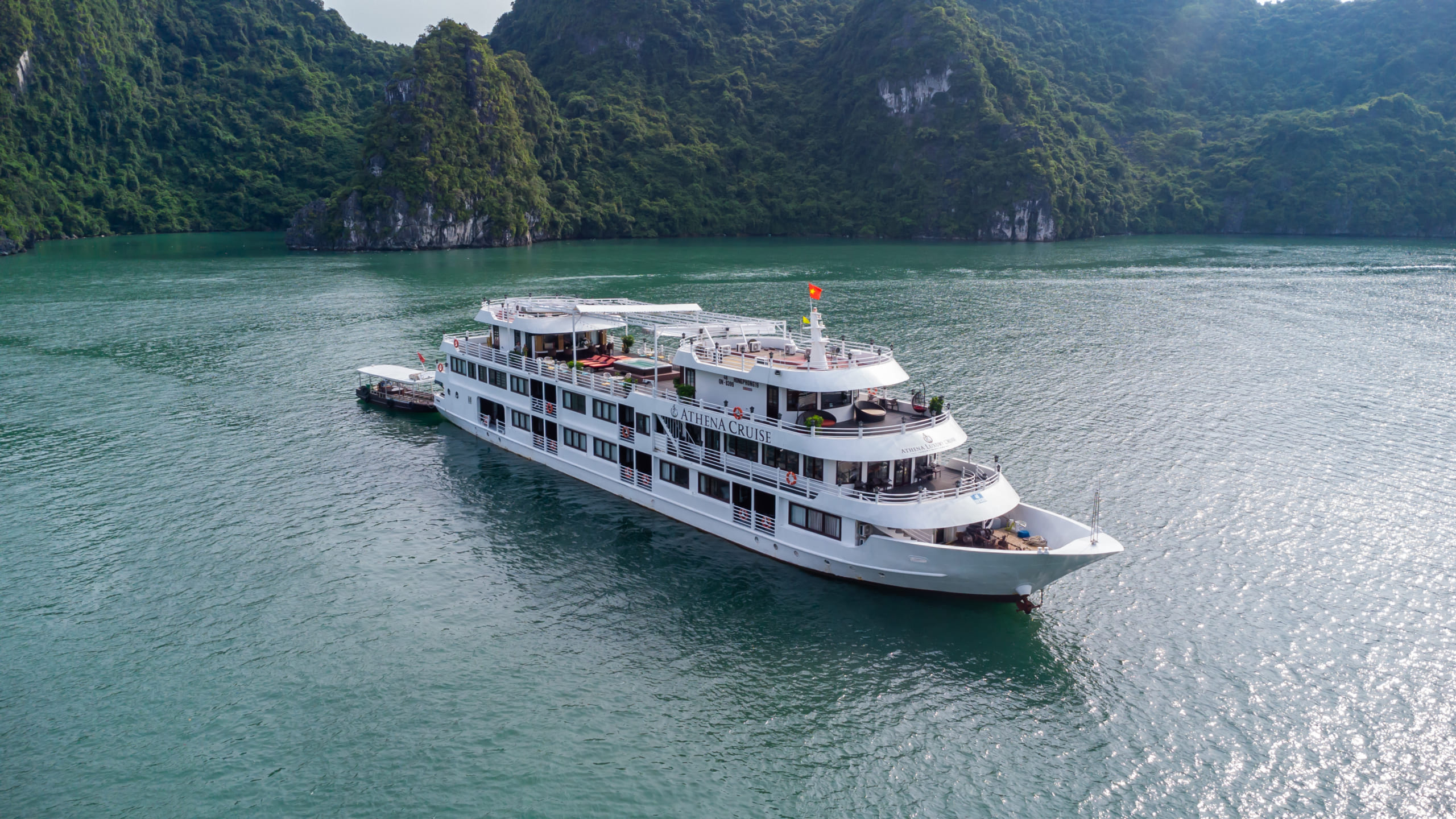 luxury cruises halong bay